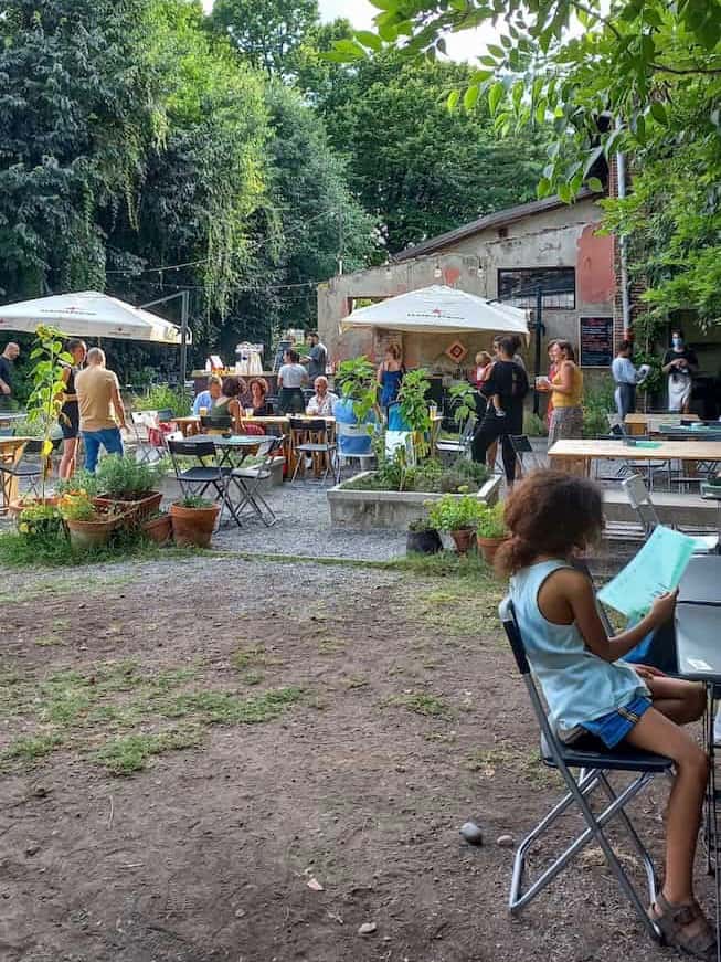 Nel giardino di Nuovo 
armenia - Locali all'aperto a Milano