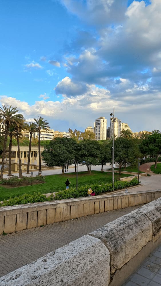 Il Jardín del Turia visto dalla strada