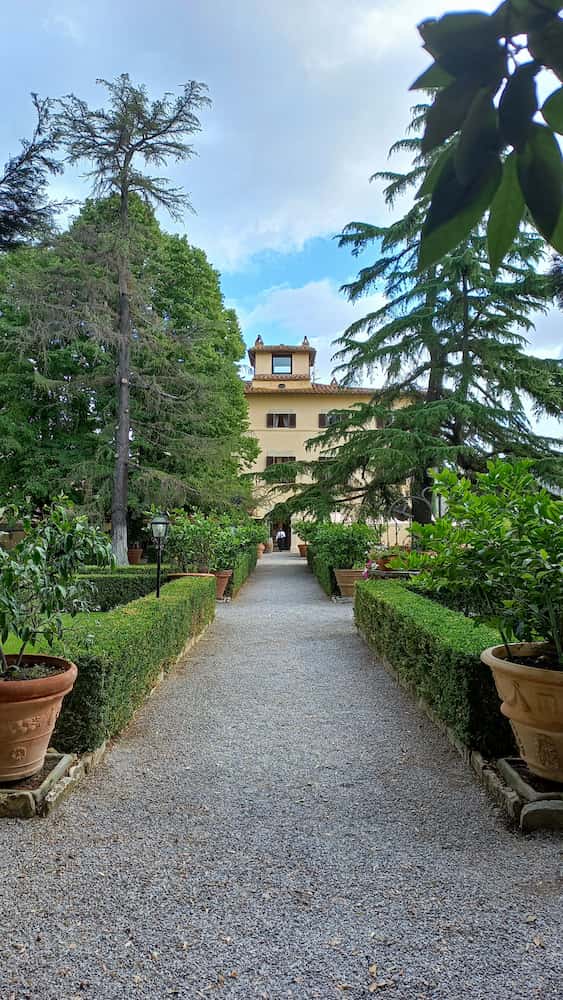 l'ingresso della villa - resort con spa in umbria