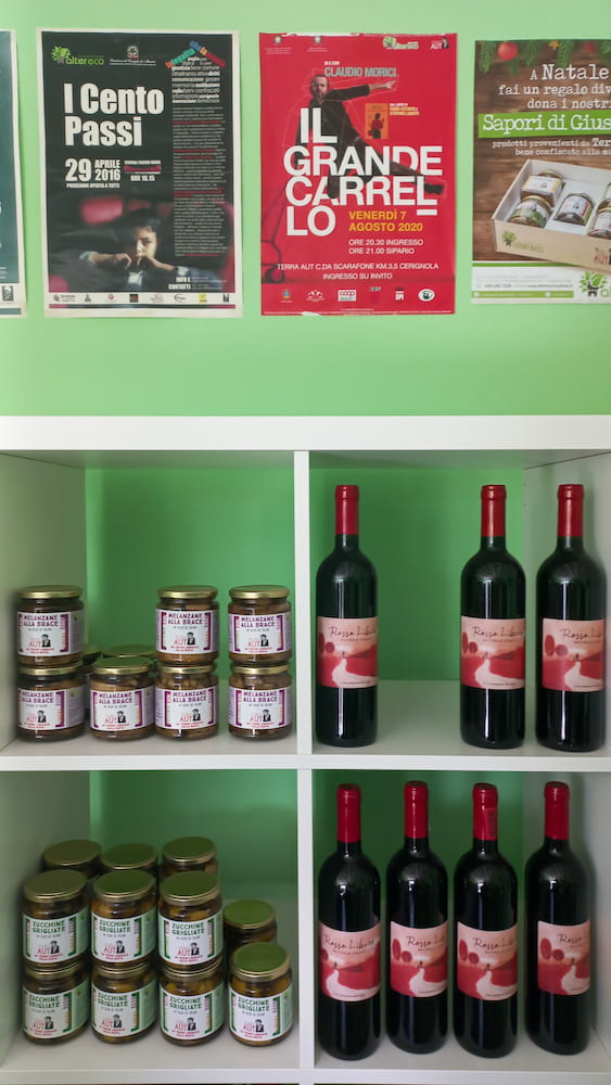 Vini e sottoli nello shop di Altereco