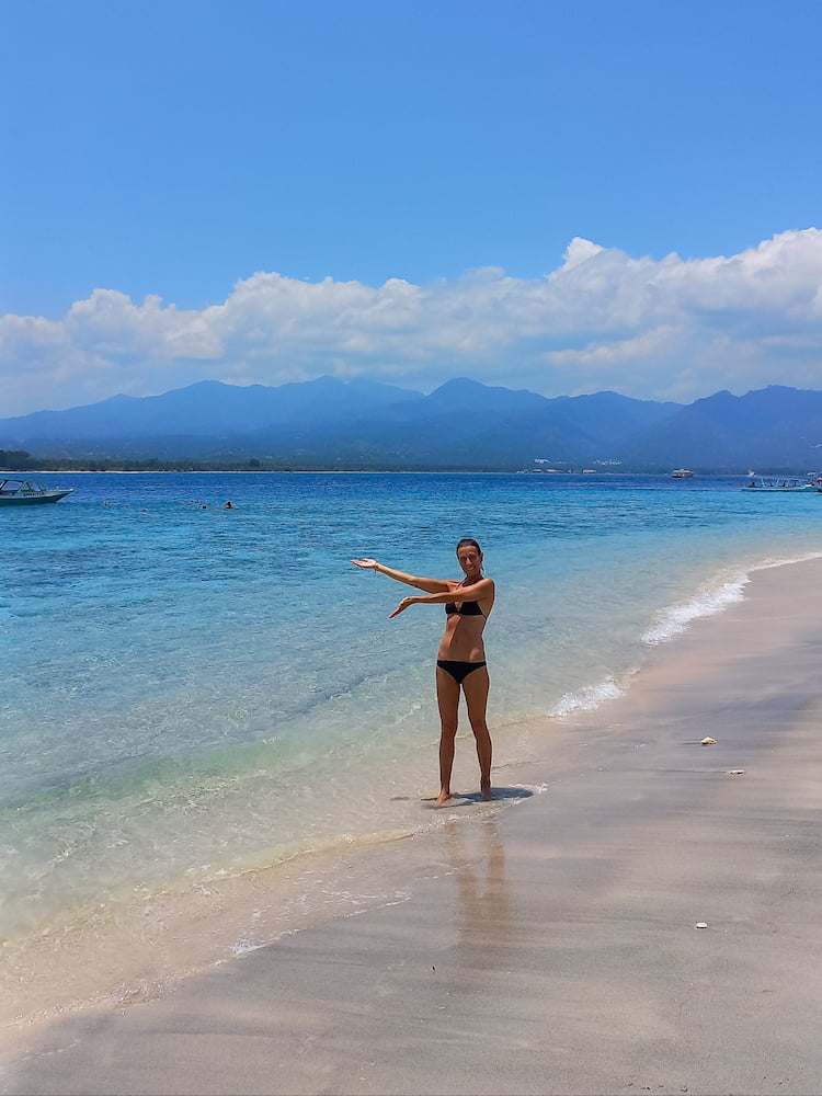 Eccomi in spiaggia nell'isola di Gili Air