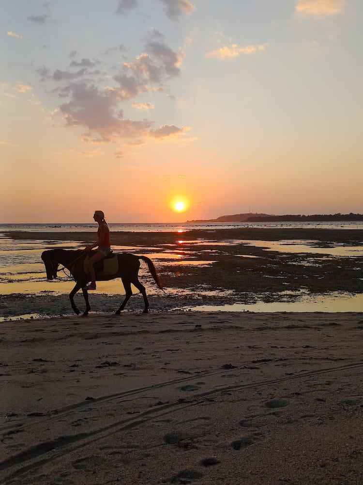 Tramonto in spiaggia a Gili Air