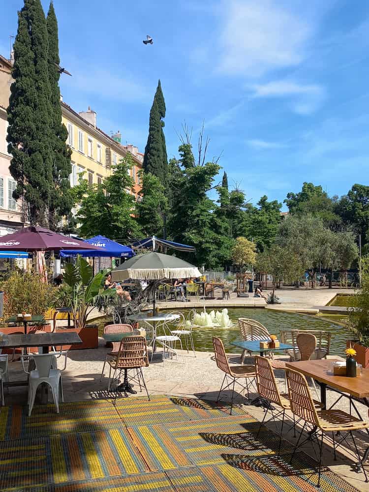 Locali in Cours Julien - Visitare Marsiglia a piedi